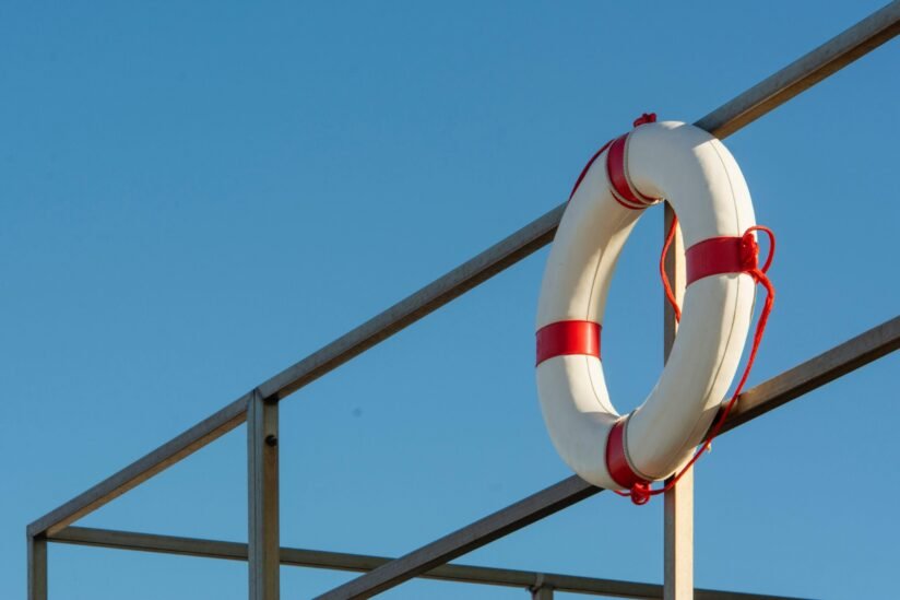 Your Financial Safety Net: Why an Emergency Fund is Non-Negotiable (and How to Build One Fast)